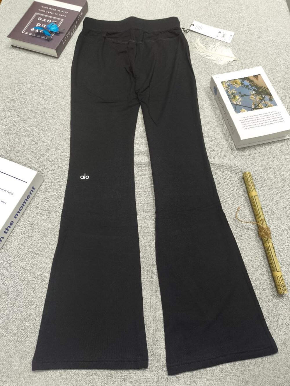 Alo Yoga Sway Bootcut Sweatpant Black🖤Slimming pants😍Leg shaping Y2K Casual - Picture 4 of 7